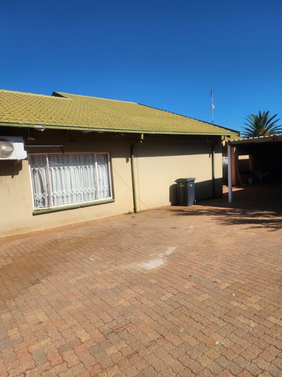 4 Bedroom Property for Sale in Stilfontein North West